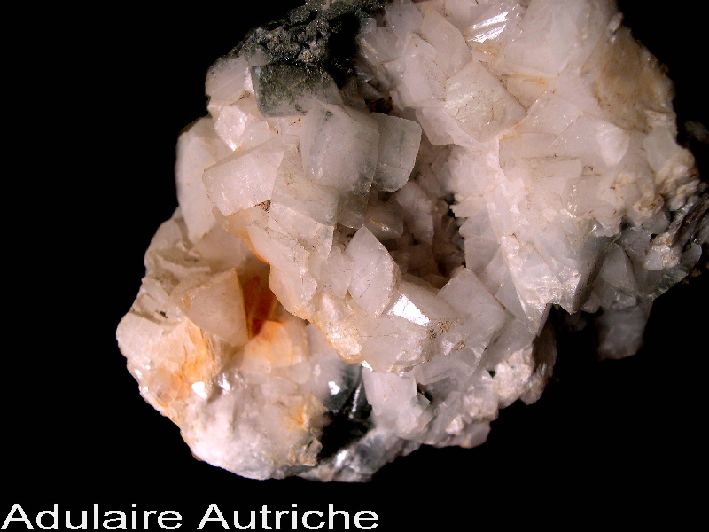 adulaire